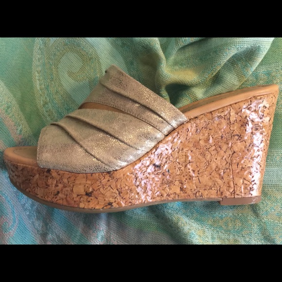 Gold Ribbon Wedges - Picture 4 of 5